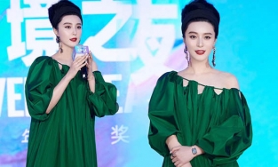 Phạm Băng Băng mặc 'rèm cửa' xuất hiện trên thảm đỏ 