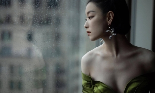 Ngẩn ngơ với nhan sắc của Nghê Ni khi tham gia lễ trao giải Bạch Ngọc Lan 