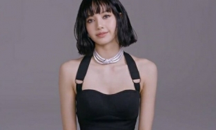 Lisa BLACKPINK ghi tên mình vào danh sách những idol đeo vòng cổ tiền tỷ