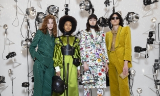 Gen Z: Kẻ tái định hình thời trang cao cấp 