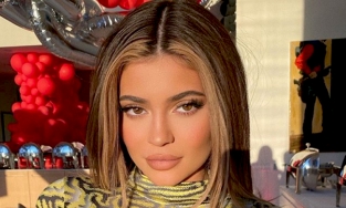 Lý do sâu xa vì sao Kylie Jenner quyết định bơm môi