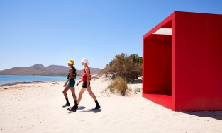 PRADA Men Xuân Hè 2022: Khi con người tìm về sự chân phương 