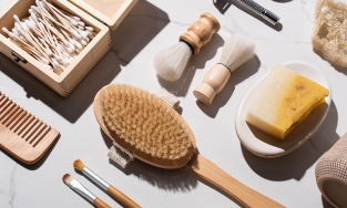 Xu hướng mỹ phẩm xanh: Không có vi nhựa, bao bì tái chế