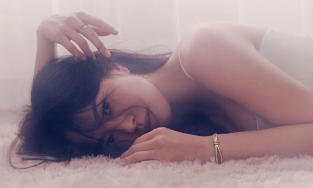 Tượng đài nhan sắc Song Hye Kyo đẹp bất chấp thời gian trên bìa tạp chí