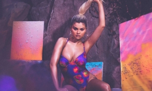 Selena Gomez tung ra dòng áo tắm riêng 