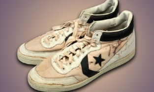 Đôi giày Michael Jordan từng đi khi thi đấu Olympic được bán đấu giá   