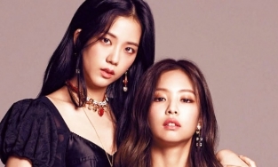 Jennie nhận bộ sưu tập kính từ Gentle Monster, Jisoo được Giám đốc Dior gửi túi chưa phát hành