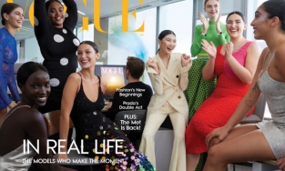 Lần đầu tiên một người mẫu chuyển giới xuất hiện trên bìa tạp chí Vogue Mỹ