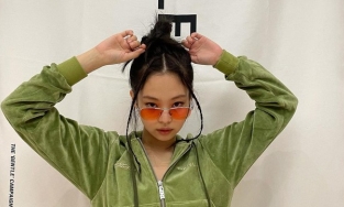 Đẳng cấp như Jennie BLACKPINK: Mặc đồ ngủ chụp ảnh quảng cáo mà vẫn xinh