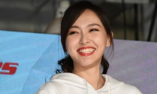 Những mỹ nhân dưới đây đều 'quốc sắc thiên hương' cho tới khi... nở nụ cười