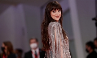 Những ngôi sao đẹp nhất thảm đỏ LHP Venice 78