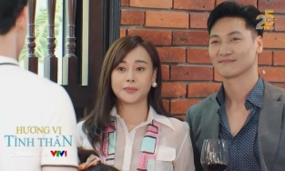 Mặc lại kiểu áo giả khăn nhưng Phương Nam đã có bước tiến lớn về phong cách