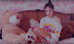 Giá trị trang phục màn solo của Jennie không thể so được với Rosé và Lisa 