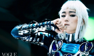 Lần đầu tiên Củng Lợi xuất hiện trên bìa tạp chí Vogue Trung Quốc 