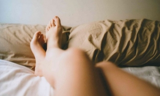 Hãy từ bỏ những thói quen này nếu bạn không muốn bị viêm nang lông chân