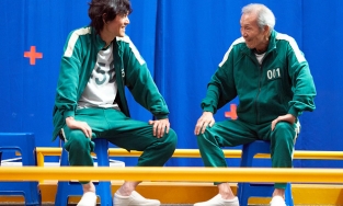 Cơn sóng Netflix Squid Game giúp đẩy doanh thu của giày Vans lên gần 8000%