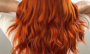 Halloween đã qua nhưng cam bí ngô vẫn là màu tóc nhuộm 'hot hit' cuối năm 2021 