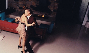 Nếu không có chiếc váy này, Brad Pitt và Jennifer Anniston liệu có chia tay?  