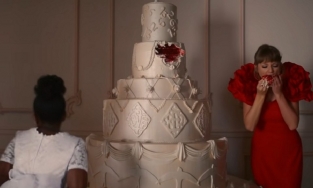 1200 giờ được bỏ ra để hoàn thành chiếc váy cưới cho Taylor Swift 