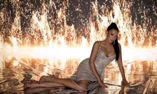 Khán giả trách Kim Duyên: 'Con thương mợ mà mợ thương ai' khi tung ảnh BST ánh kim lấp lánh