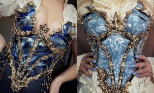 Bạn có sẵn sàng mặc những chiếc corset bằng gốm ra đường?