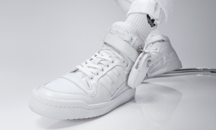 Prada và Adidas hợp tác sản xuất giày thế thao bằng chất liệu nhựa tái chế