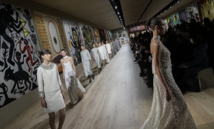 Christian Dior Haute Couture Xuân – Hè 2022: Tối giản là đích đến của sự cao cấp