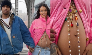 Mẹ bầu Rihanna đã khoe bụng bầu rất lâu nhưng chẳng ai thèm để ý