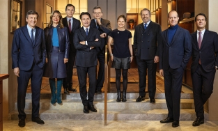 5 gia tộc quyền lực nhất làng thời trang 