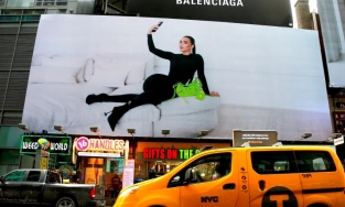 Balenciaga là thương hiệu “hot nhất” quý I năm 2022 