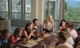 Trào lưu tách khỏi gia đình của sinh viên Mỹ