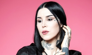 Kat Von D và Paris Hilton từng bị tra tấn tinh thần ở trường nội trú đắt đỏ