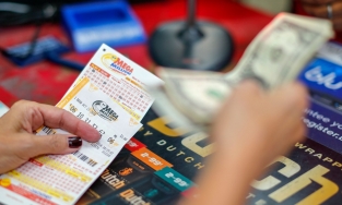 'Hotgirl' Nghệ An sở hữu cuộc sống sang chảnh nhờ ghi lô 1,7 tỷ mỗi ngày