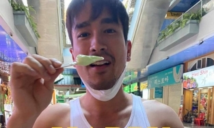 Tài tử Thái Lan Nadech Kugimiya lộ bụng bia, đi lại trong trung tâm thương mại như ông chú