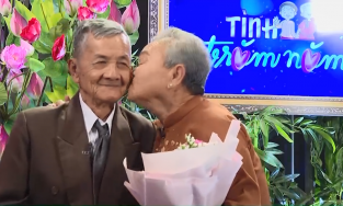 Tình trăm năm: Không được cha mẹ đồng ý, vợ vẫn vượt rừng để tìm chồng