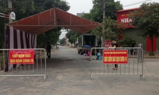 Lịch trình phức tạp của 2 nữ nhân viên Karaoke mắc Covid-19 khiến xã 14.000 người bị phong tỏa