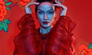 H'hen Niê mang tranh dân gian Đông Hồ vào bộ ảnh chào xuân