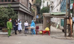 Hà Nội: Cách ly 1 ngôi nhà, 2 quán cafe ở Ba Đình vì ca nhiễm Covid-19 mới