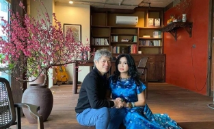 Diva Thanh Lam tình tứ bên bạn trai bác sĩ ngày sinh nhật