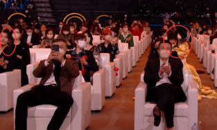 Giữa tin đồn ly hôn, Angela Baby và Huỳnh Hiểu Minh 'bơ đẹp' nhau dù cùng xuất hiện chung sự kiện