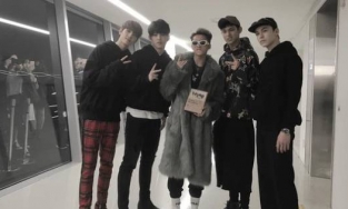 Dân mạng 'đào' lại khoảnh khắc Idol Hàn Quốc gọi Sơn Tùng M-TP là tiền bối