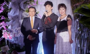 Bố gọi điện giữa cuộc 'khẩu chiến', Nathan Lee tuyên bố: 'Con không dừng lại'