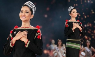 H'Hen Niê đáp trả khi bị nhận xét chưa đủ 'trình' đánh giá thí sinh HHHV