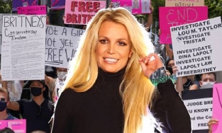 Sau tất cả, Britney Spears cho biết sẽ vẫn đọc truyện cổ tích mỗi ngày