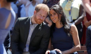 Harry vướng nghi vấn để vợ viết hộ diễn văn trong lễ khánh thành tượng Công nương Diana