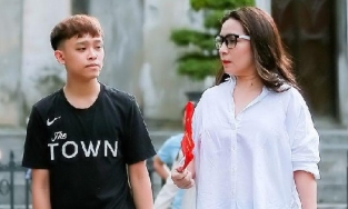 Cộng đồng mạng cho rằng đã đến lúc Phi Nhung trả tiền cho Hồ Văn Cường