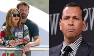 'Chồng hụt' lái mô tô nước ngay trước du thuyền của Jennifer Lopez và bạn trai mới