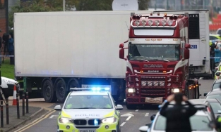 Anh xử 4 bị cáo vụ 39 người Việt chết trong container