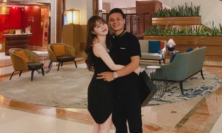 Huỳnh Anh: 10/10 xem đá bóng với mẹ Quang Hải, 1/11 đi chùa với mẹ tình mới