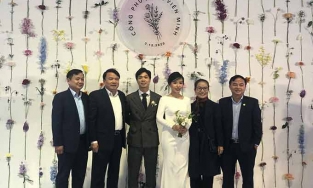 Công Phượng đãi họ hàng và bà con lối xóm món gì trong tiệc cưới ở quê